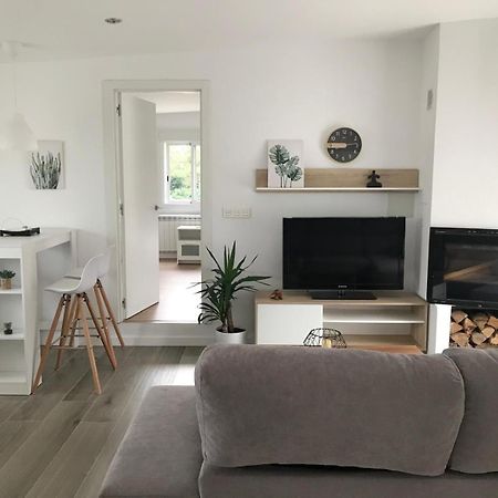 Casa Vanguardista En El Campo Cerca De Santiago Ποντεβέντρα Εξωτερικό φωτογραφία